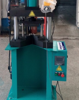 國內(nèi)有哪些鉚接機(jī)生產(chǎn)制造商？