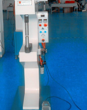 氣壓鉚接機運行前需做好哪些準(zhǔn)備工作？