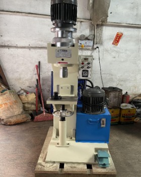 浙江鉚接機(jī)廠家進(jìn)行選擇時(shí)應(yīng)該注意哪些問題？