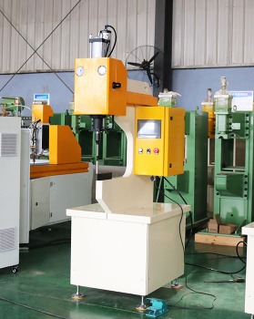 寧波徑向鉚接機(jī)廠家要怎么選擇？