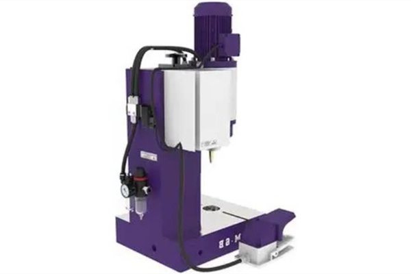 鉚頭不轉(zhuǎn)？可能使用的是徑向鉚接機！ 圖1