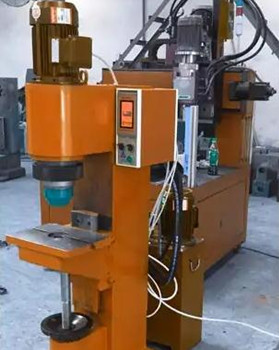 鉚接機(jī)廠家有哪些規(guī)格型號？